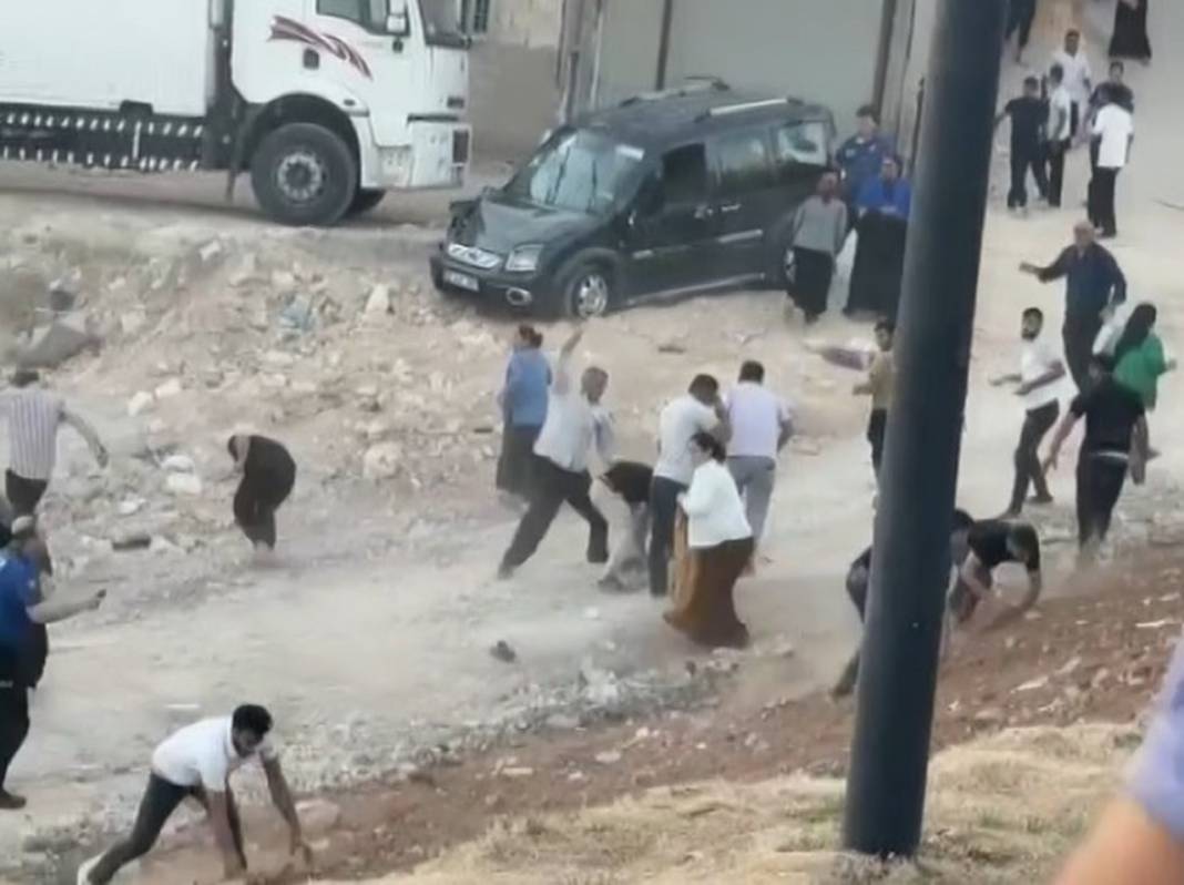 Bir ilde iki grup birbirine girdi! Çok sayıda yaralı var 2